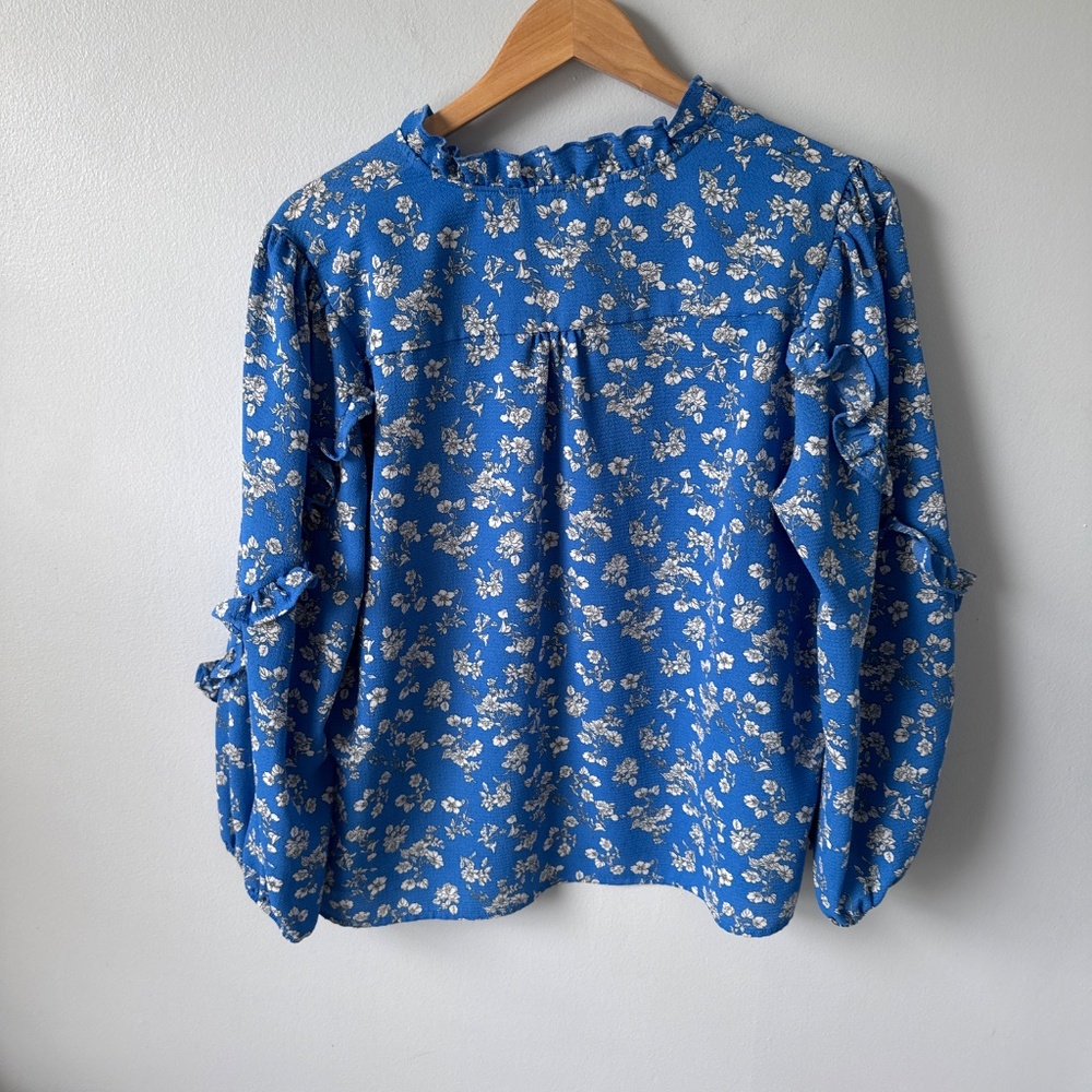 W5 ruffle sleeve floral blouse - Picture 6 of 6